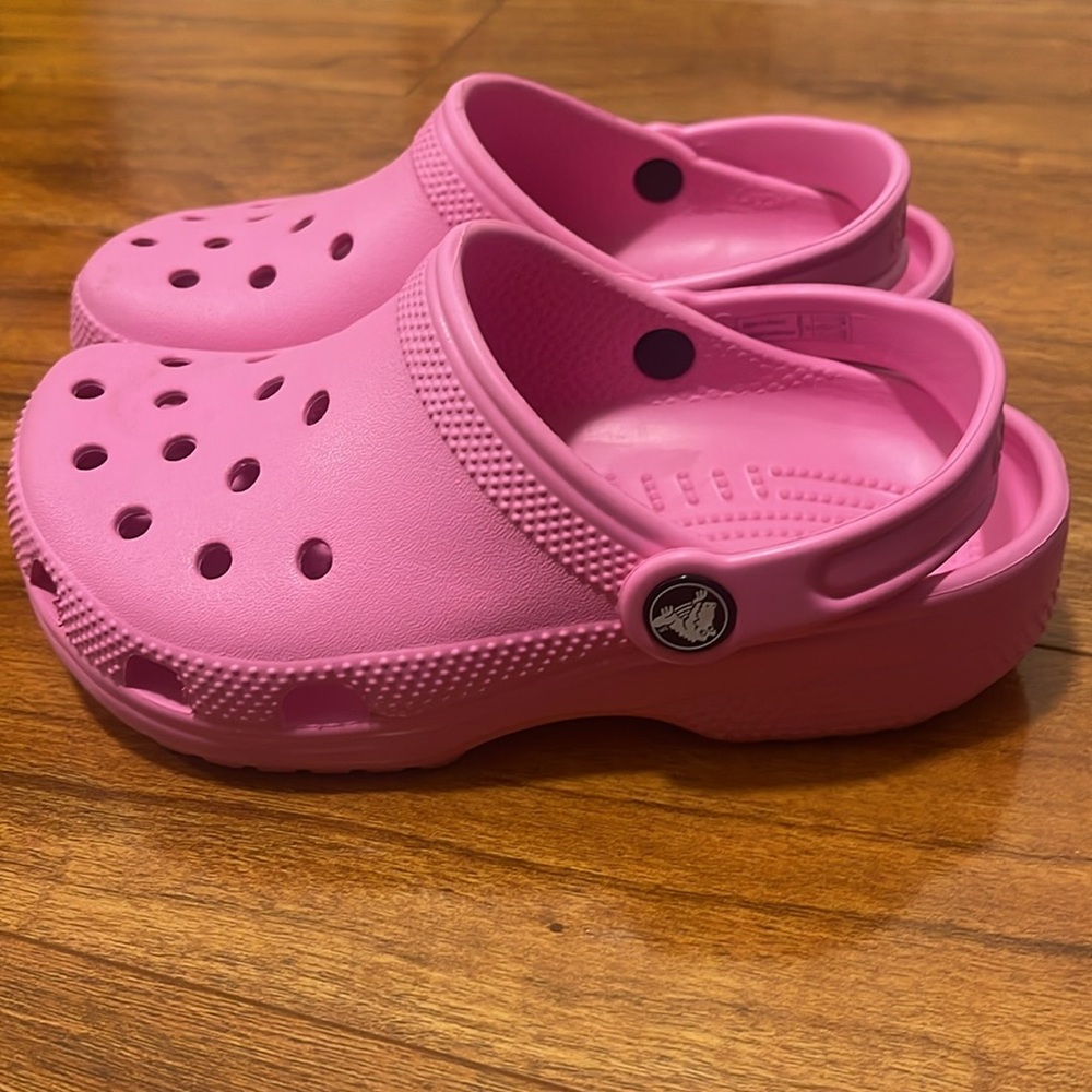 Excellent condition kids pink crocs